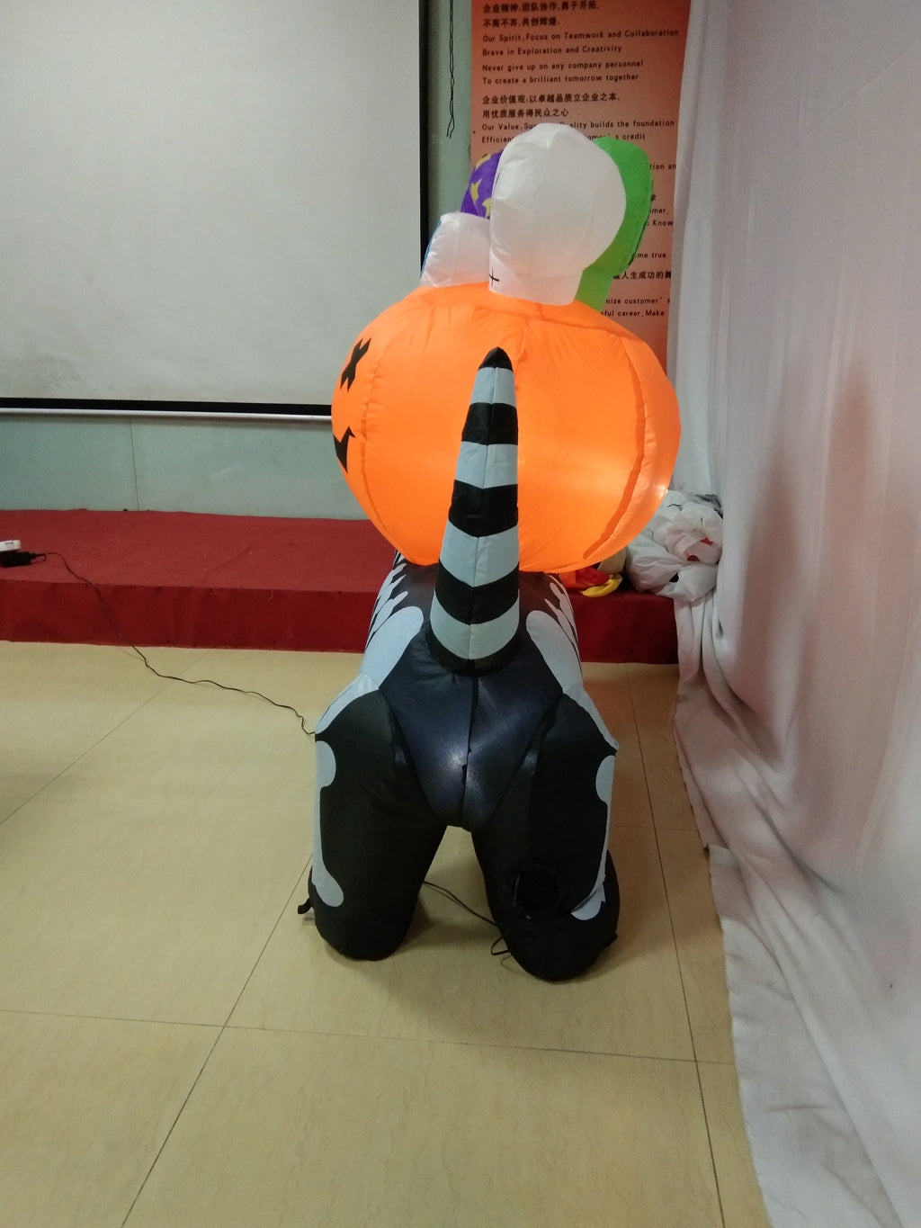 Witchwood™ 5 FT Inflatable Halloween Dog