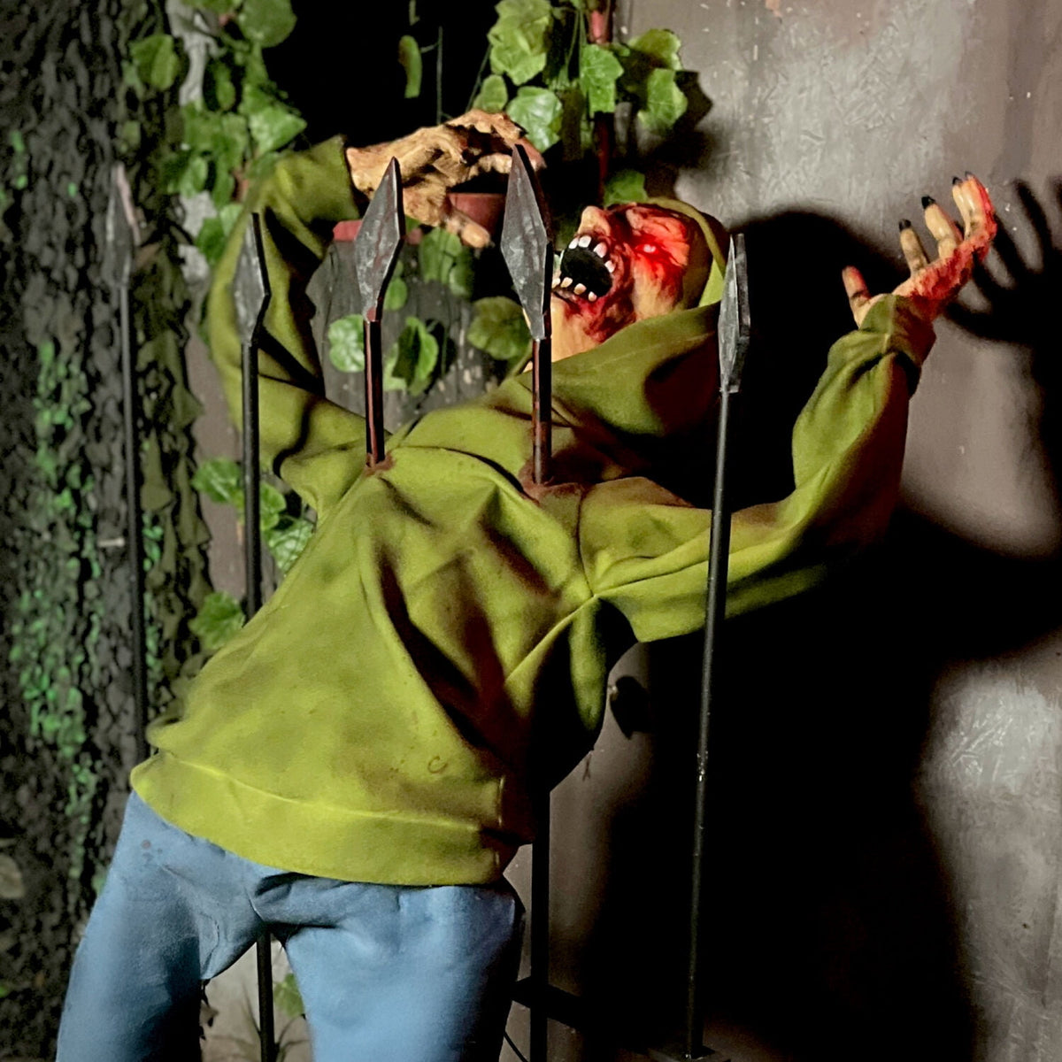 Witchwood™ 4.4 ft Voice-Sensor Impaled Zombie Halloween Animatronic, HHIMPZOMB-1FLSA
