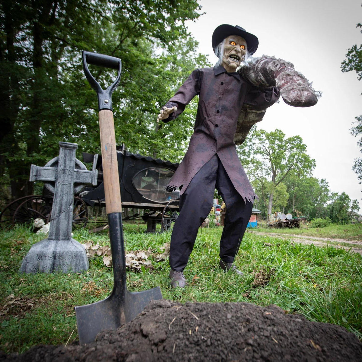Witchwood™ 6ft Grave Robber Animated Halloween Prop Animatronic Haunted Cemetery Graveyard